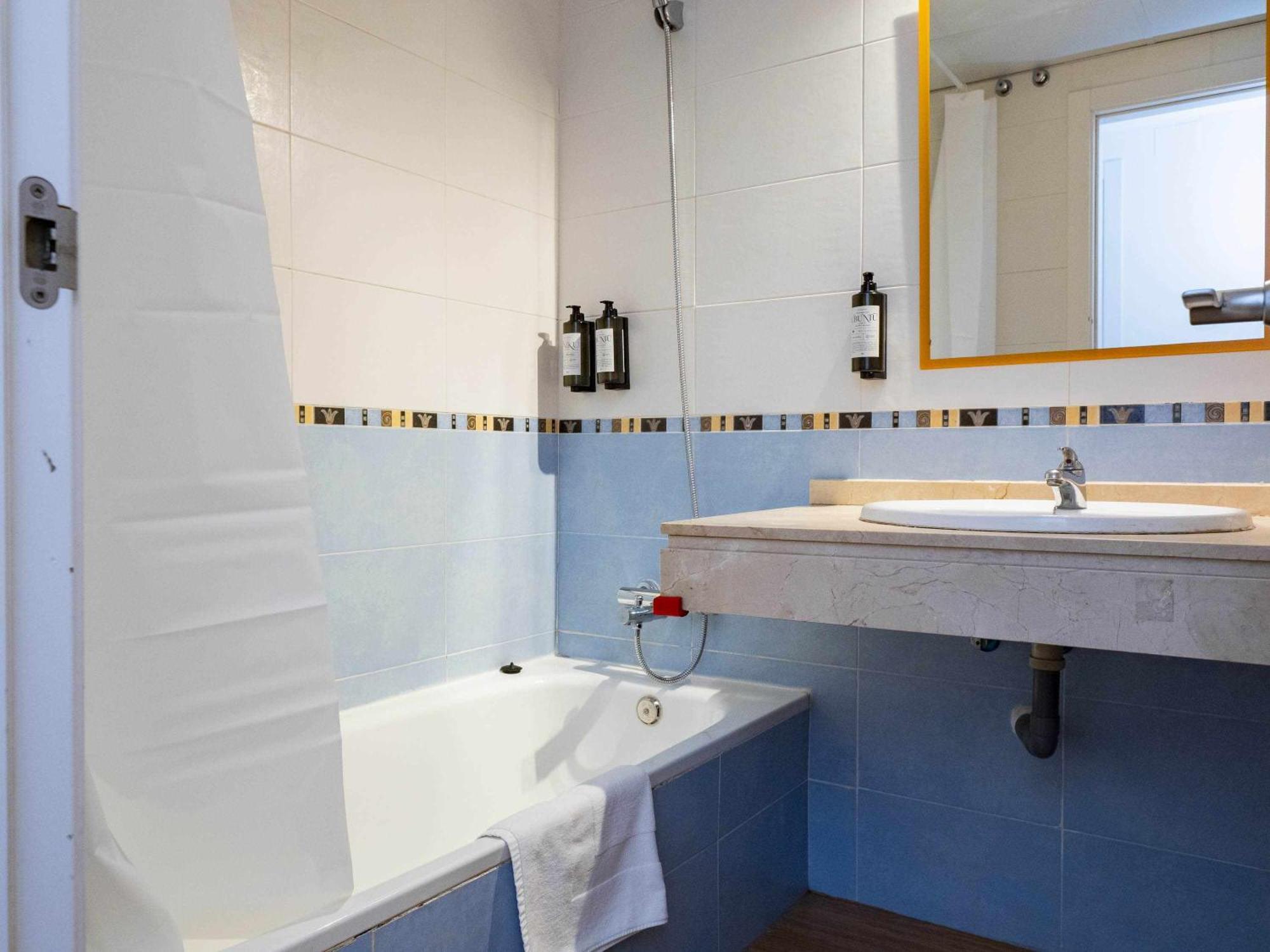 Apartamento Atico Con Vistas Al Mar Piscina Y Parking Málaga Exterior foto